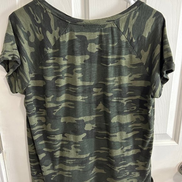 Maison d Amelie Green Camo Short Sleeve V Neck Tee Shirt - Picture 6 of 7